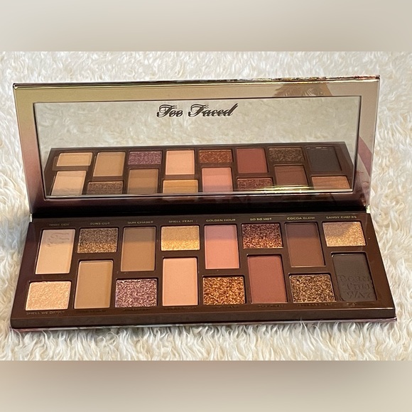 New! Born This Way Sunset Stripped Eyeshadow Palette - Picture 5 of 8